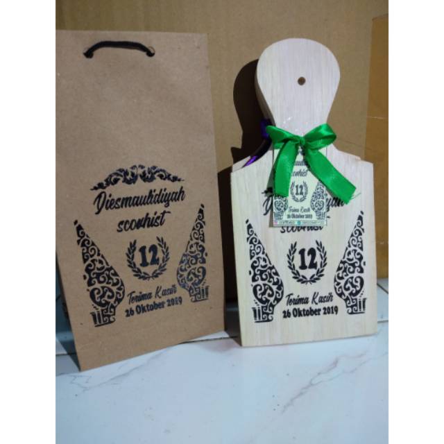 

Telenan sablon bolak balik plus paperbag