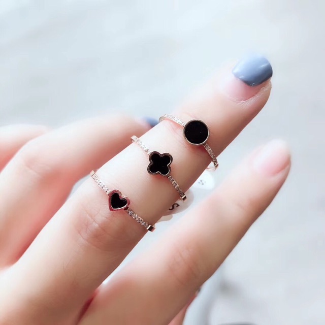 Cincin keramik hitam titanium