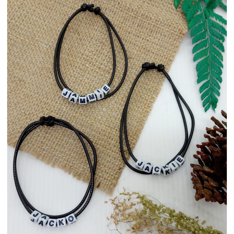 Gelang initial/gelang persahabatan/gelang couple /Gelang nama/gelang dadu hitam