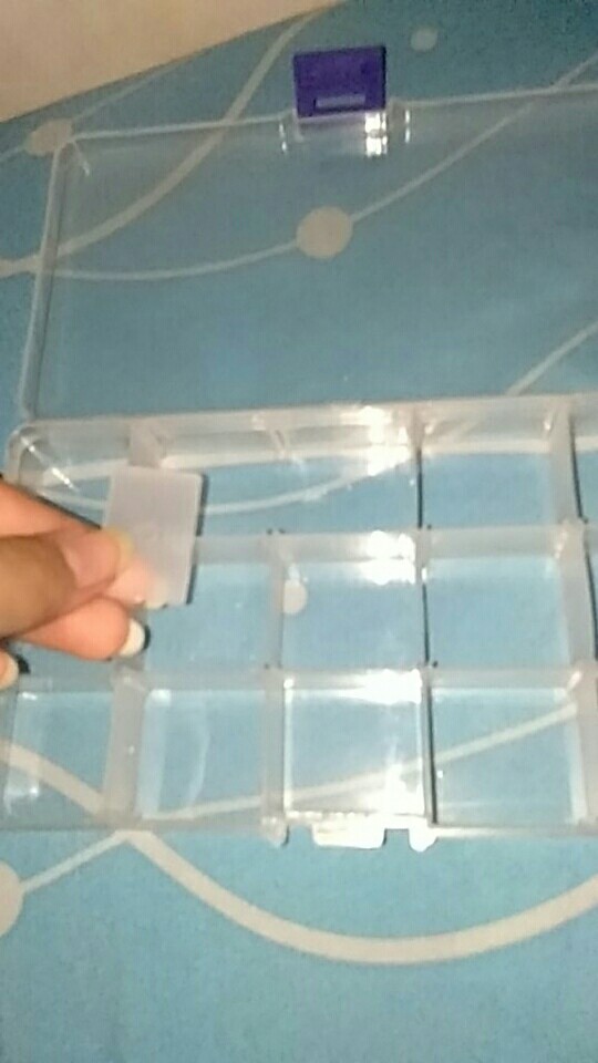 Kotak Plastik 15 Sekat Organizer Perhiasan / Anting/ Manik- Manik