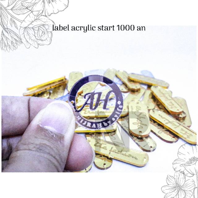 

Label acrylic initial / label hijab kekinian / voal lasercut / label murah