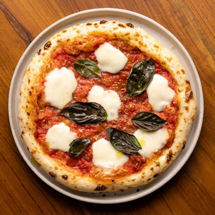 

Oma Elly Kitchen - FROZEN PIZZA - Margherita TERLARIS TERPERCAYA ORIGINAL