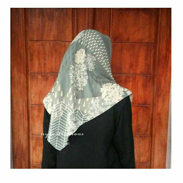 Segiempat motif pollycotton