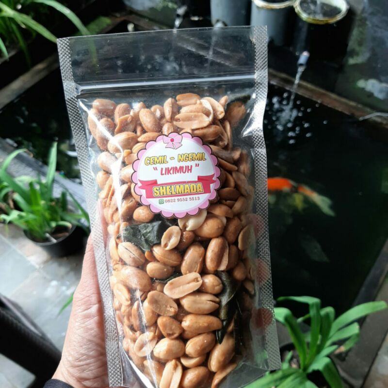 

kacang bawang goreng