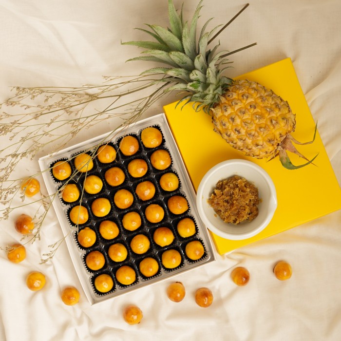 

KERING-KUE- NASTAR BOX PREMIUM - TANPA GIFT CARD -KUE-KERING.