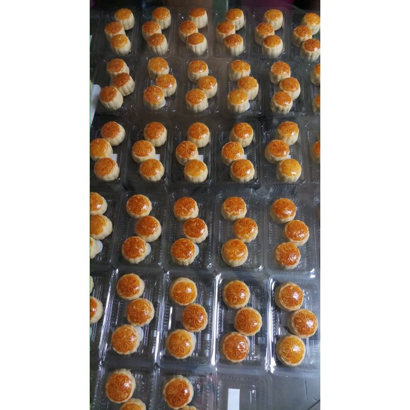 

kue bulan 1 kotak isi 3 pcs