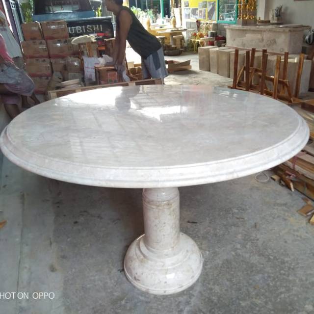 Meja makan marmer Tulungagung