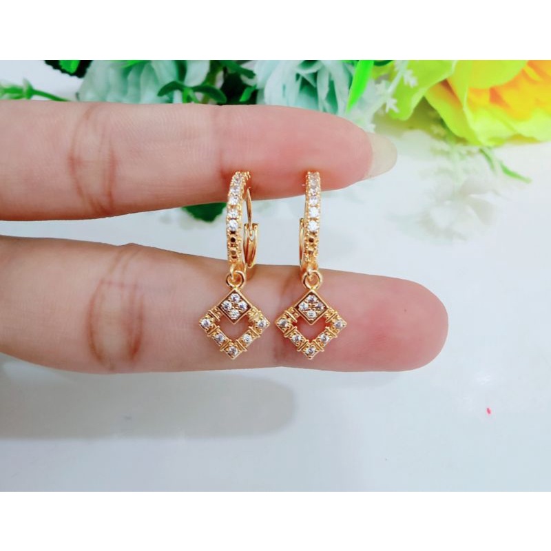 ANTING CLIP FULL PERMATA DENGAN LIONTIN MOTIF