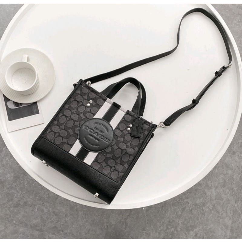 7083 Coach Women's Shoulder bag Cross-body tote bag