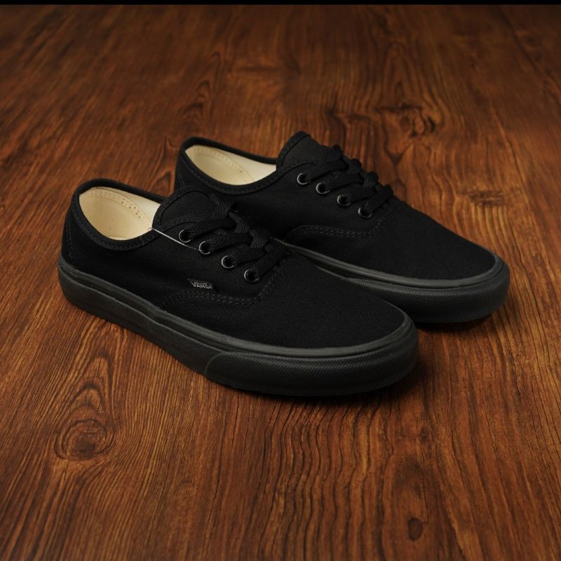 Vans authentic all black