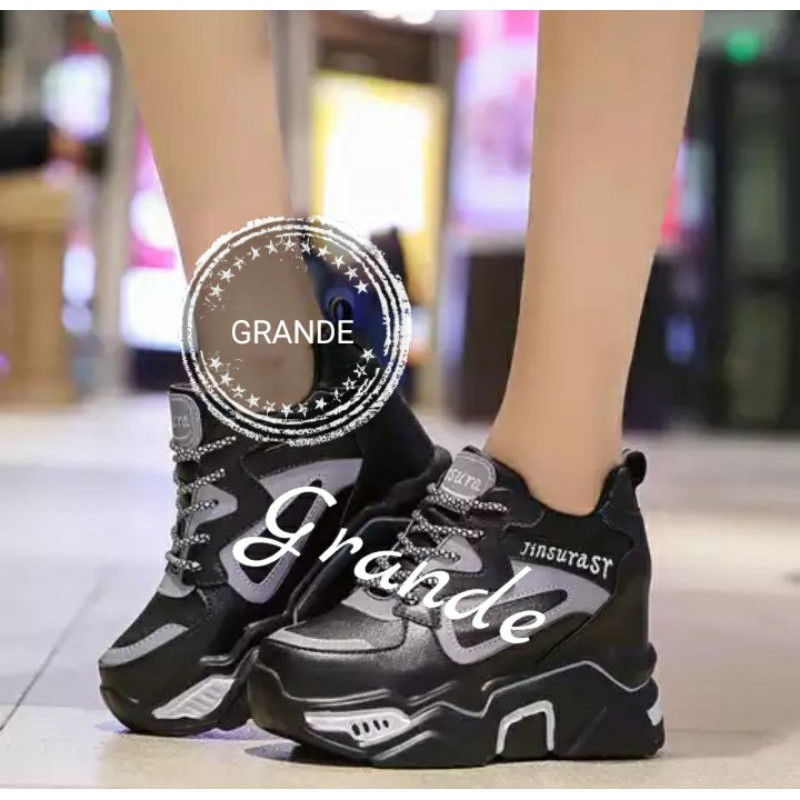 Sneaker wanita masa kini ub 34-6