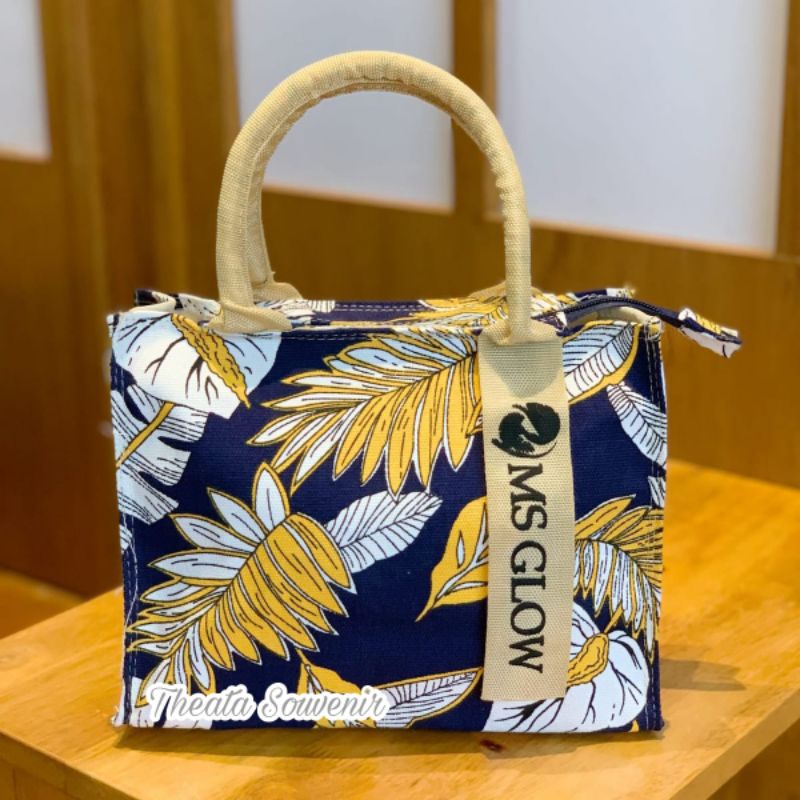 Totebag Kanvas  Tas Kosmetik /tas jinjing