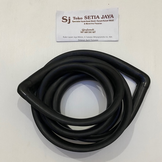 Karet kaca depan isuzu panther kotak