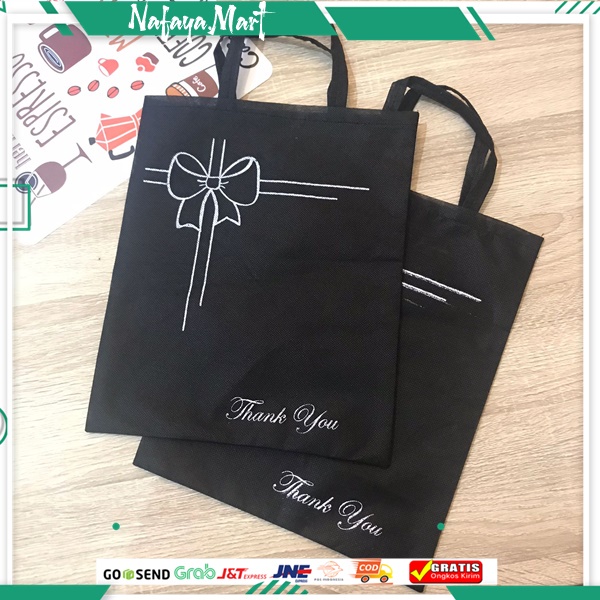 

TAS SOUVENIR HITAM UKURAN 25 X 30CM / TAS KADO SABLON THANK YOU