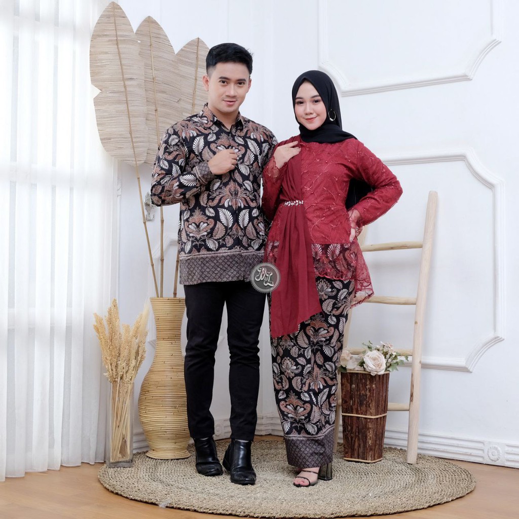 KEBAYA COUPLE SET KEBAYA BROKAT ,SET COUPLE BATIK BROKAT,KEBAYA LAMARAN,KEBAYA WISUDA-Maroon