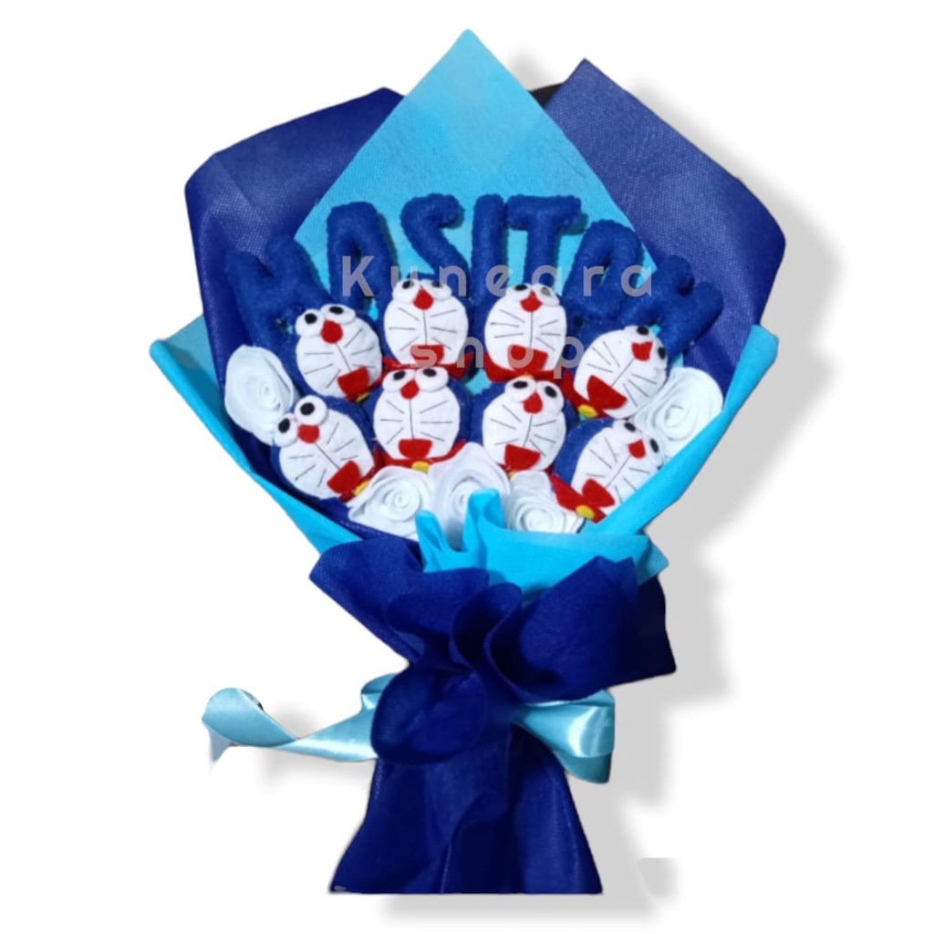 Buket Wisuda Boneka Doraemon Custom Nama
