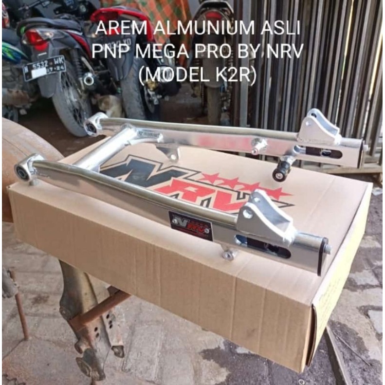 Swing arm arem NRV almunium pnp Megapro glpro glmax gl100 model aitech k2r sultan part / lengan ayun mp gl neotech series / arm arem chrome silver sapit urang udang Swing arem Arm NRV aitech Model Kaze pnp mp gl Arm NRV CB GL MP Bahan Alumunium CNC