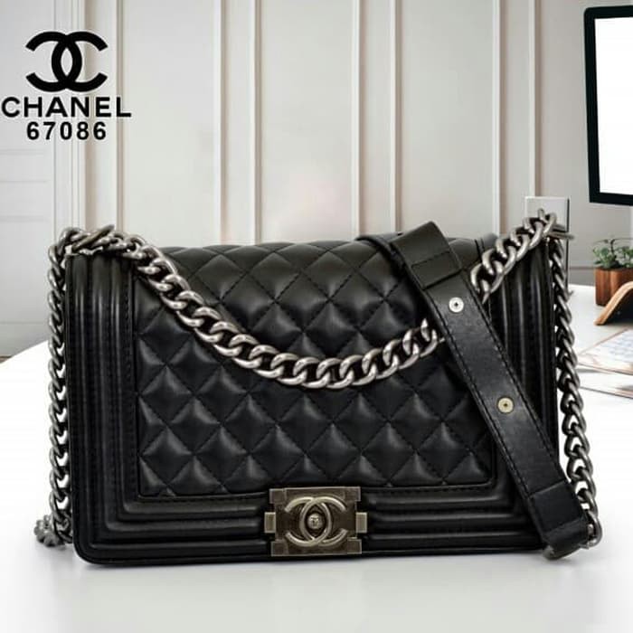 [CHANEL BOY MEDIUM LAMBSKIN SHOULDER BAG 7shopee] Tas Fashion Wanita