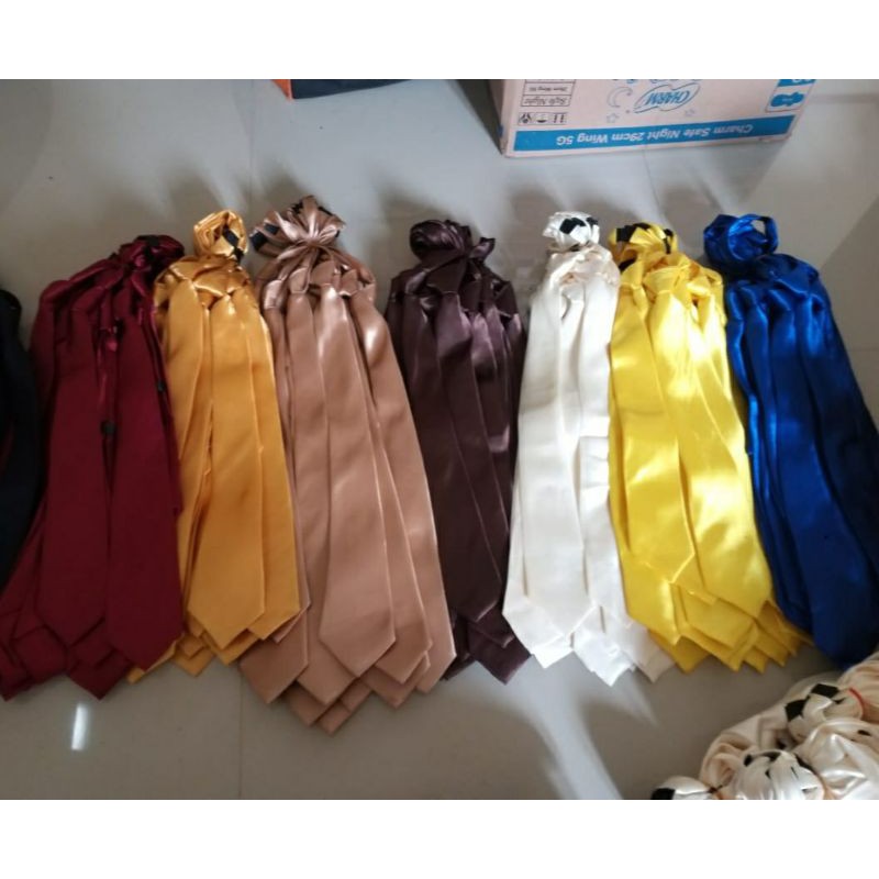 Dasi Instan Polos | Dasi Praktis Pria Banyak Warna | Dasi Perekat Satin Mengkilap Dewasa