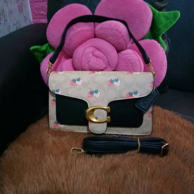 Tas coach strawberry 2 tali size besar