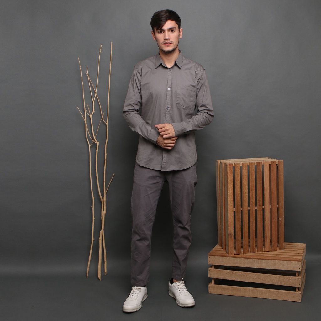 YUNG Kemeja Pria Basic Polos Panjang Poplin Stretch