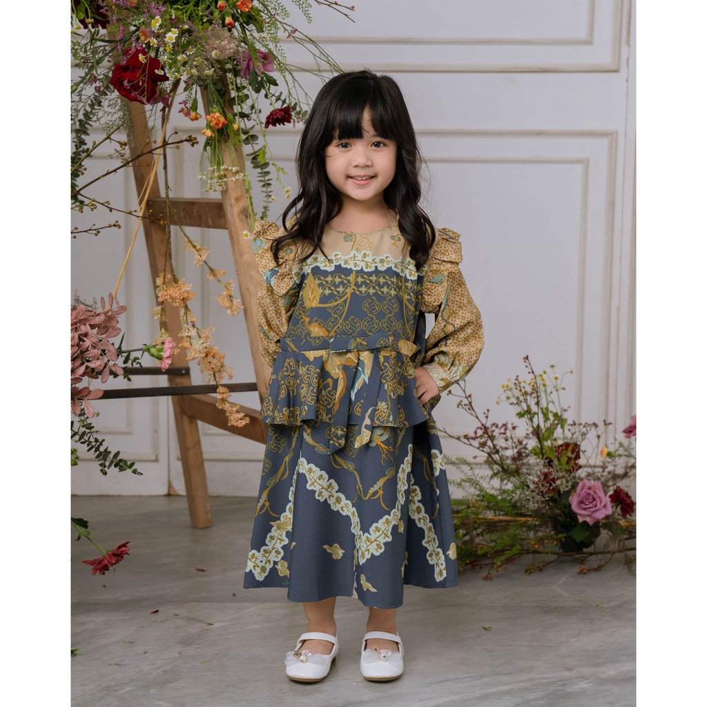 Preloved NAYLA DRESS - NAVY by Geulis.id (Baru Pakai 2x aja)