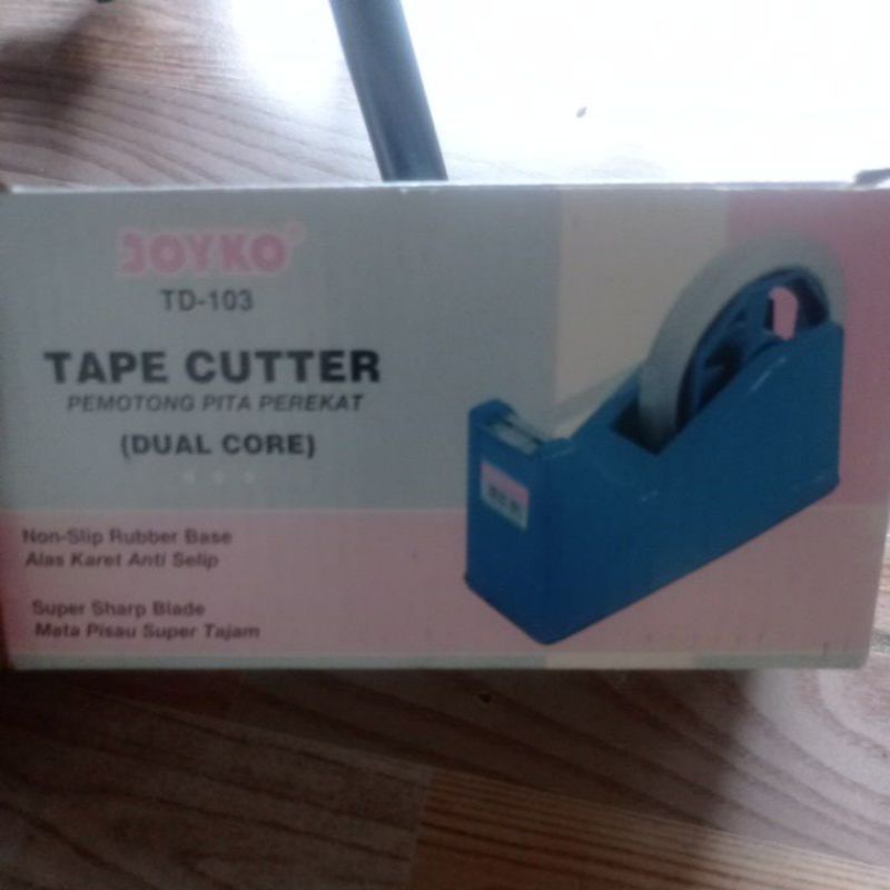 

tape cutter (pemotong pita perekat)