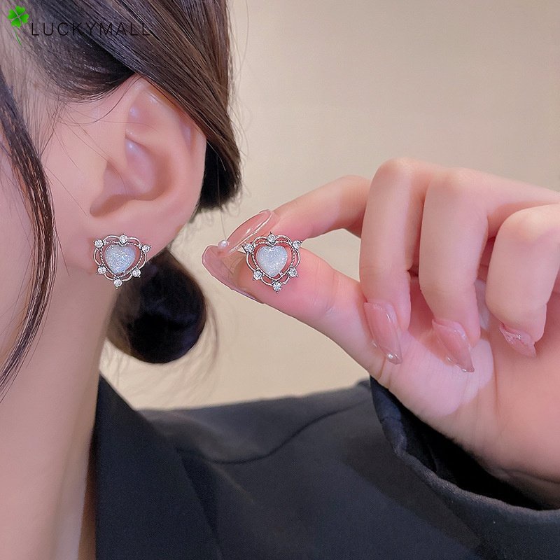 Anting Bentuk Hati Aksen Kristal Bahan Zirkon Untuk Wanita