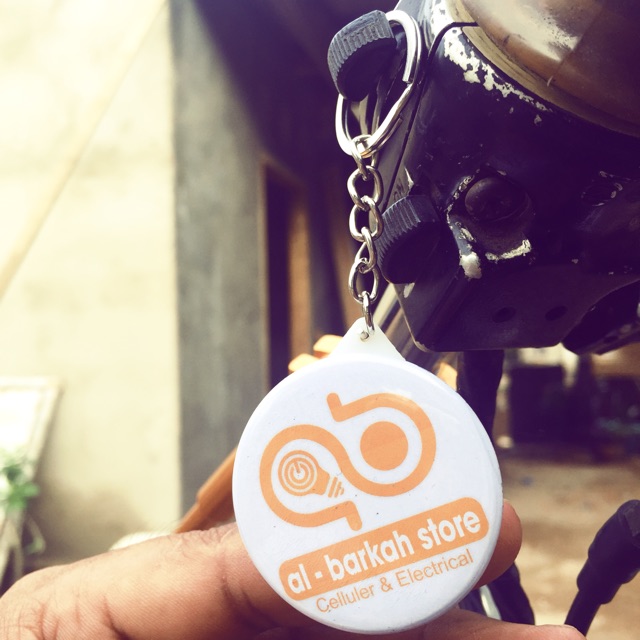 

kami melayani pembuatan gantungan kunci,pin,stempel. bisa Request gambar sesuai kemauanmu..