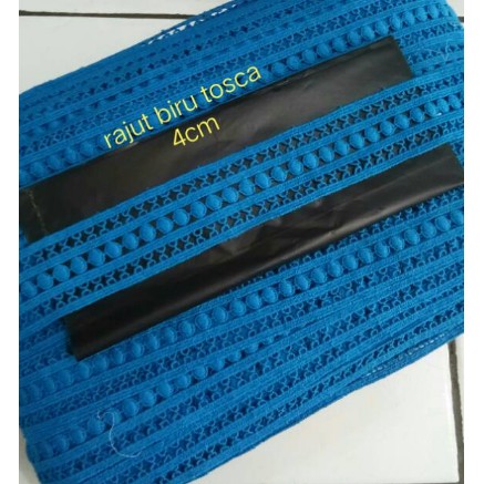 

Renda rajut biru tosca 4cm, roll 15yard (13.5 meter).