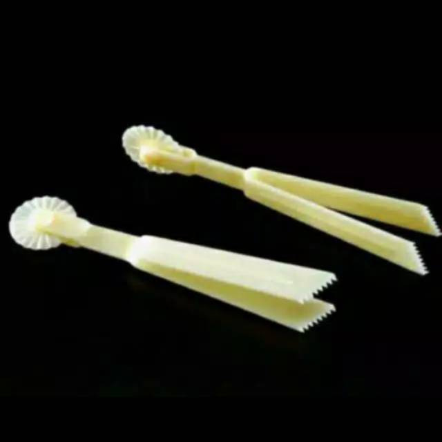 CAPIT CAPITAN HIAS KUE NASTAR PLASTIK RODA IMPORT