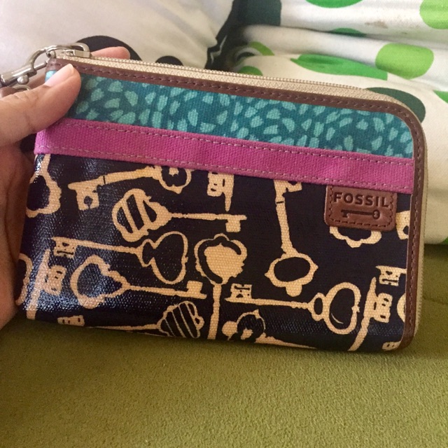fossil wristlet skeyleton key skeleton preloved