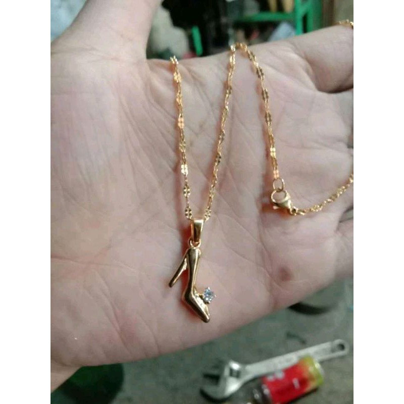 Kalung liontin titanium sepatu andin