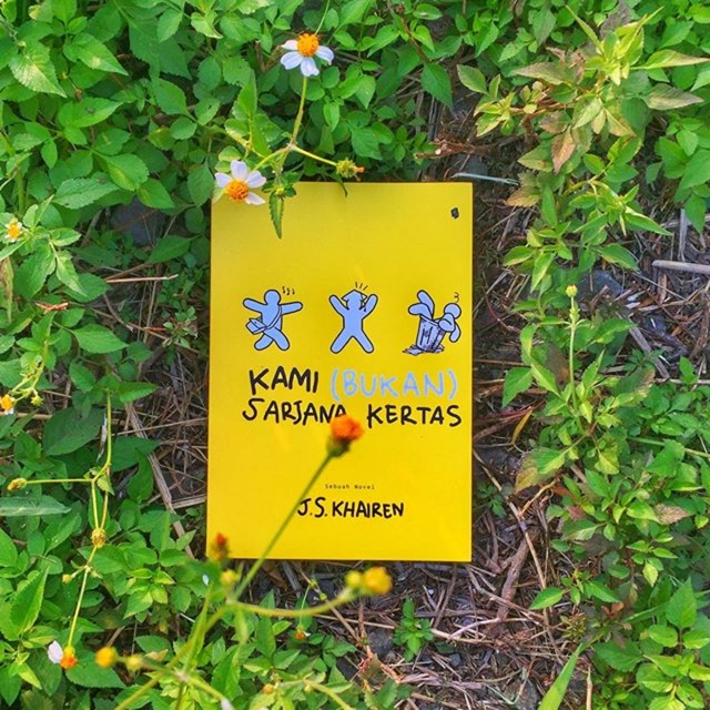 

Kami bukan sarjana kertas original