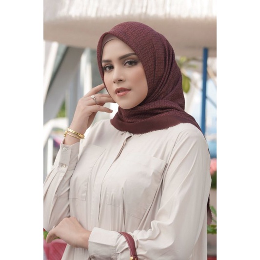 Buttonscarves tapis series