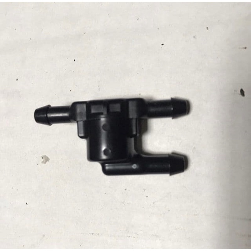 Cabang Selang Air Wiper dengan Valve