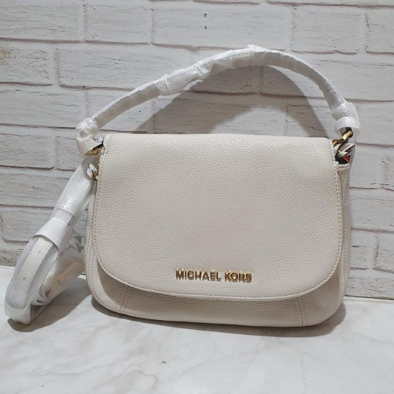 mk bedford medium flap vanilla