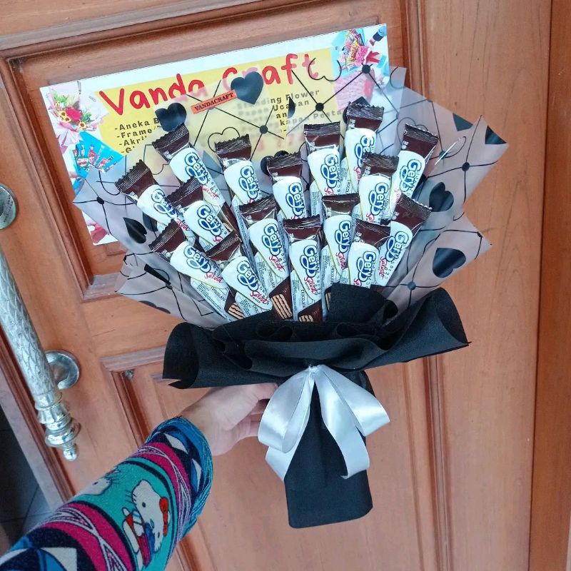 

Buket Jajan Bucket Snack hadiah kado wisuda ulang tahun graduation bouquet