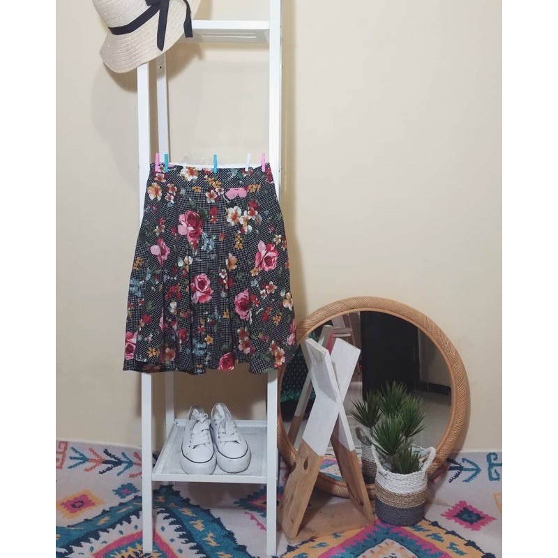 [Preloved] Floral Skirt