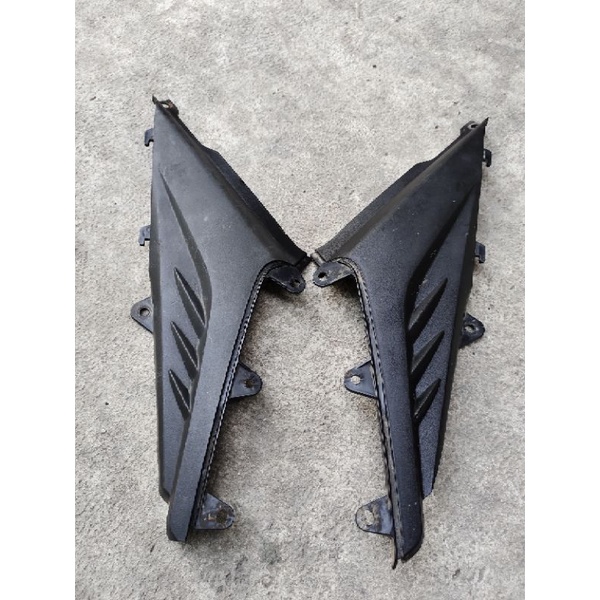 sambungan cover tutup aki accu sirip aki Honda new Megapro monoshock original