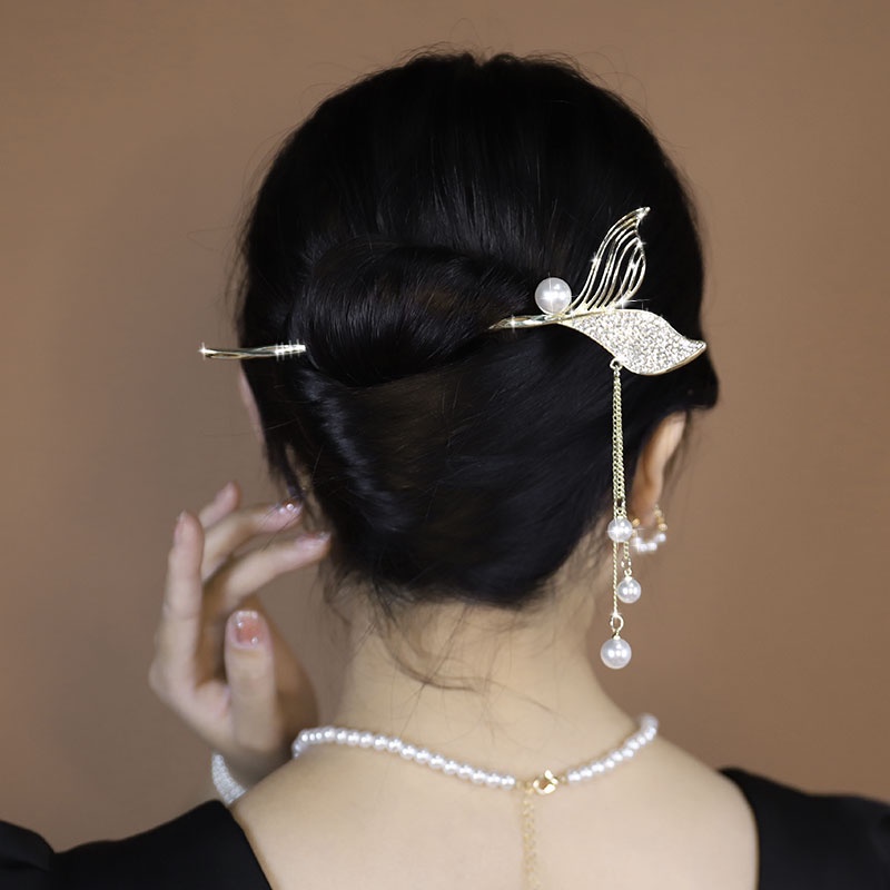 Jepit Rambut Model Rumbai Ekor Ikan Aksen Mutiara Bahan Metal Gaya China Untuk Wanita