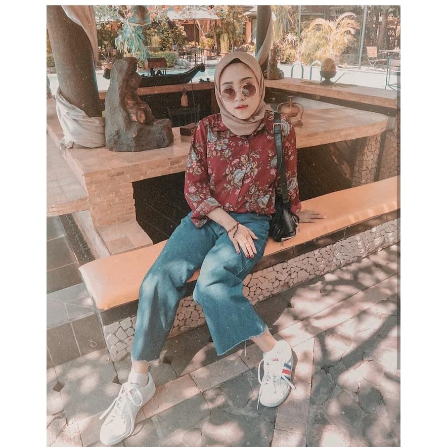 PROMO  BAJU ATASAN JEANS WANITA KULIAH  stok masih sis klik beli segera kirim - gaby tunik jeans