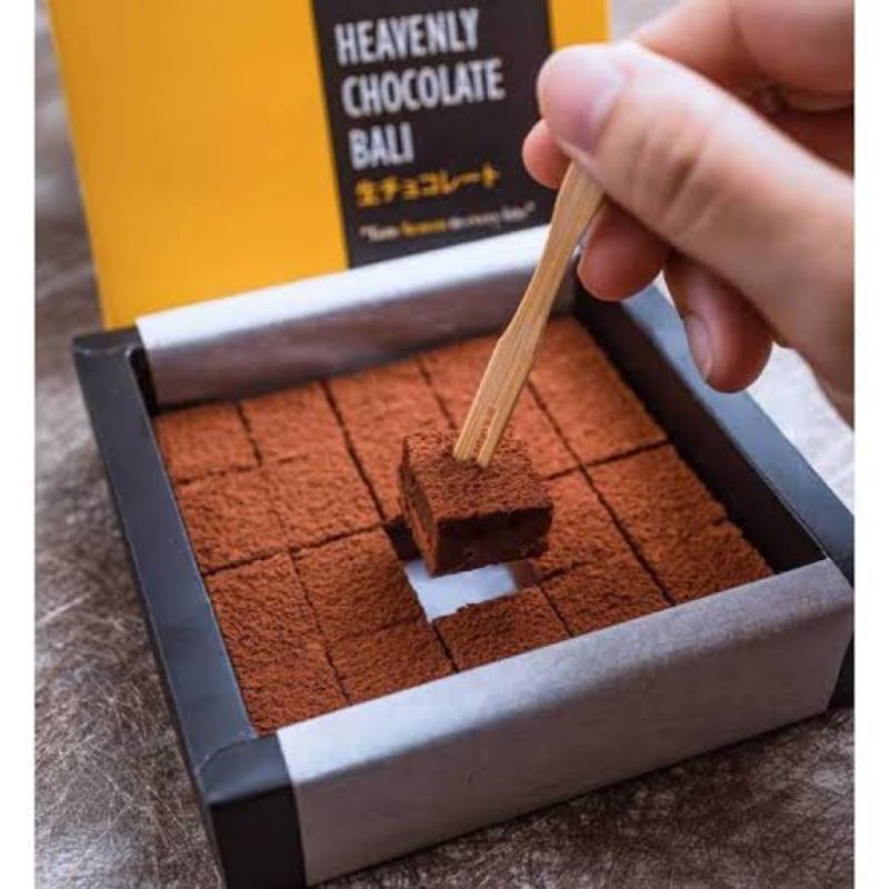 

HEAVENLY CHOCOLATE MILK CARAMEL SQUARE BOX