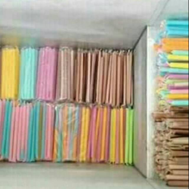 

Plastik es pensil