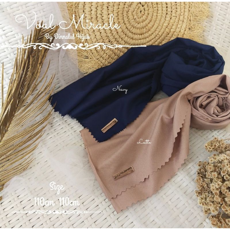 Segiempat Voal Miracle Lasercut  By Dinnalul Hijab FREE POUCH-Navy