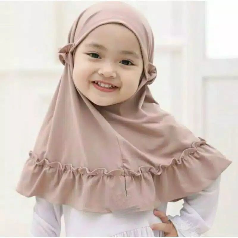 Hijab Anak dengan tali belakang model rempel Naura