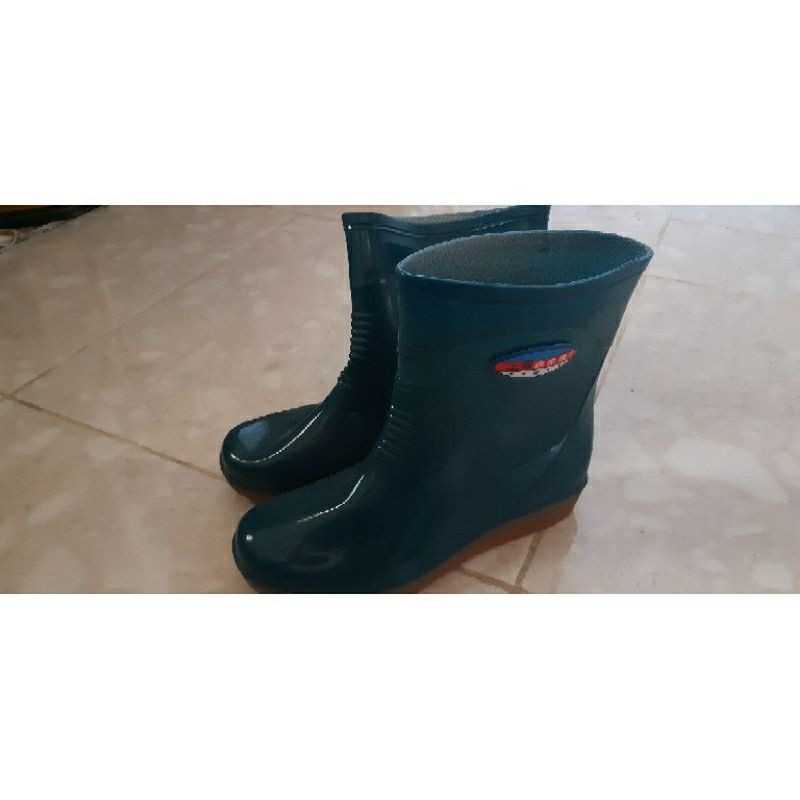 Sepatu Boots Wanita Anti Air/Sepatu Boots Hujan Low Heels