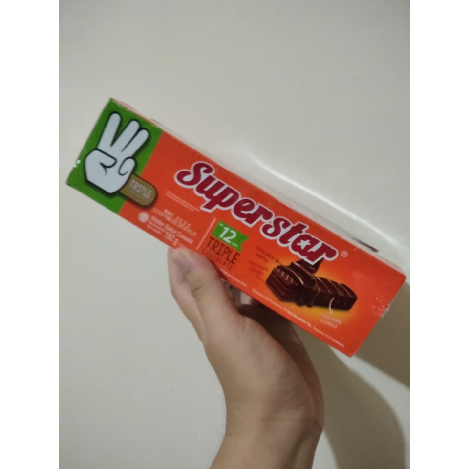 

PROMO Superstar Triple Chocolate Box 12 Pcs @ 192 Gr