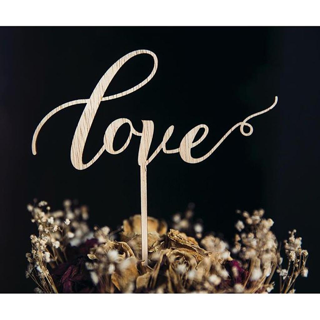 

Love wooden Cake Topper