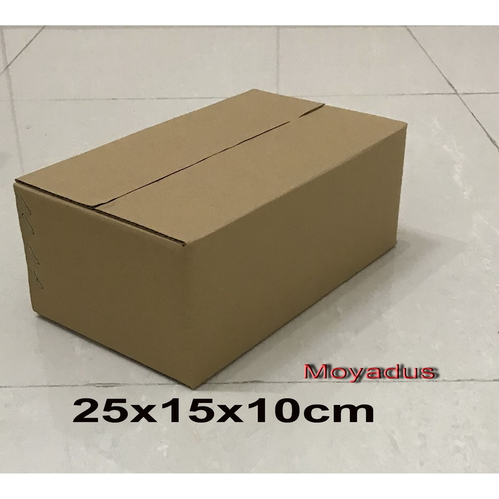

karton.uk. 25x15x10 cm ...........Karton singelwall polos